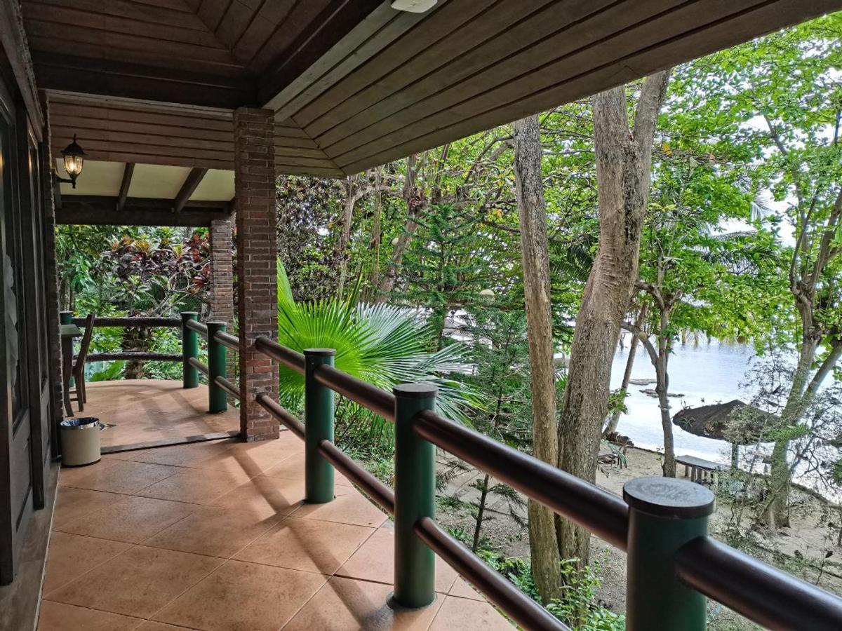 Chema'S By The Sea Hotel Самал Екстериор снимка