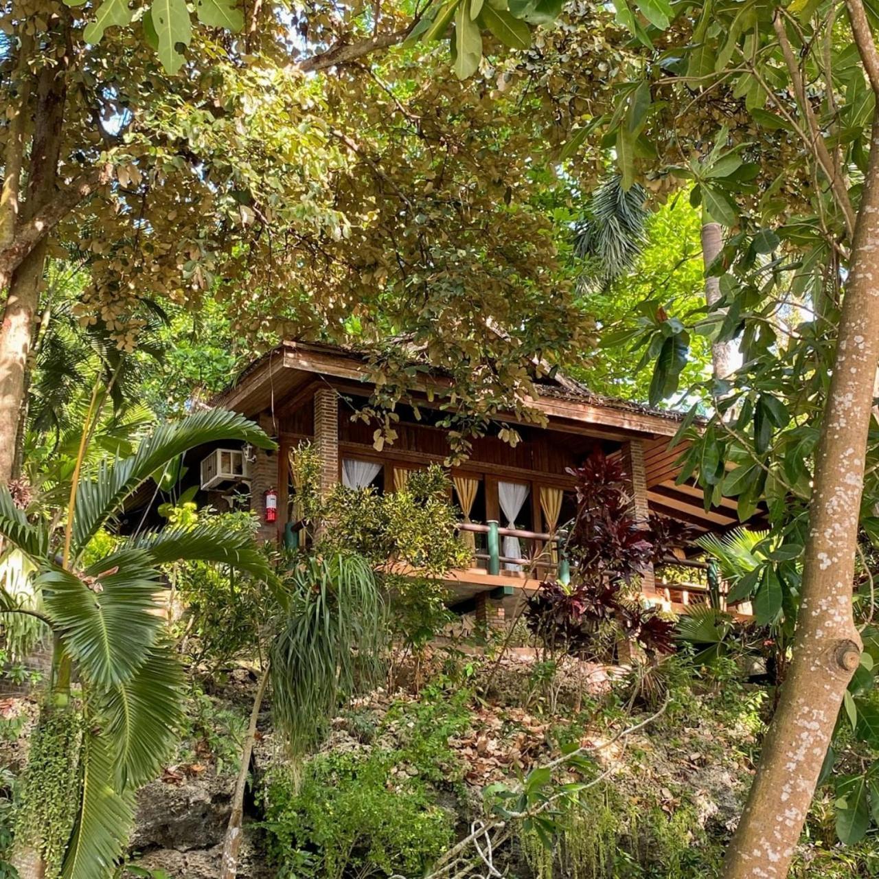 Chema'S By The Sea Hotel Самал Екстериор снимка