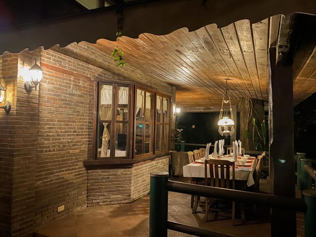 Chema'S By The Sea Hotel Самал Екстериор снимка