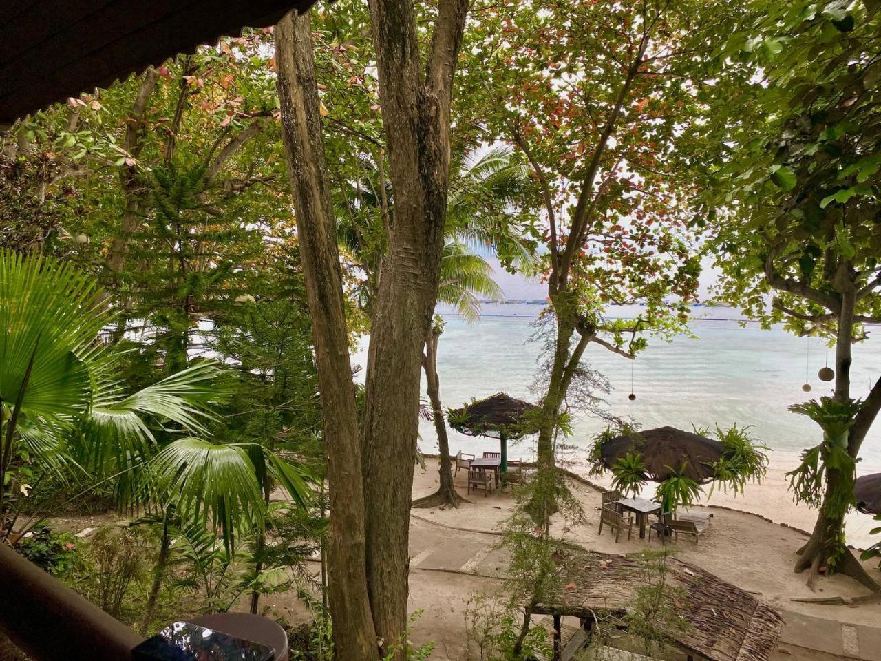Chema'S By The Sea Hotel Самал Екстериор снимка